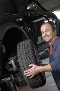 Fai installare i tuoi pneumatici comodamente presso uno dei nostri partner di montaggio.